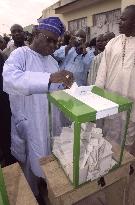 Nigerian presidential voting starts in tight security